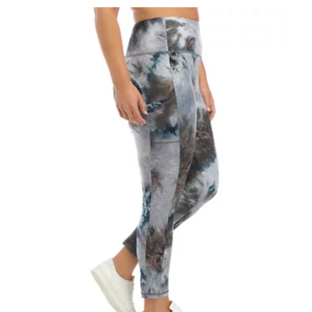 NWT true craft Yummy leggings size medium
